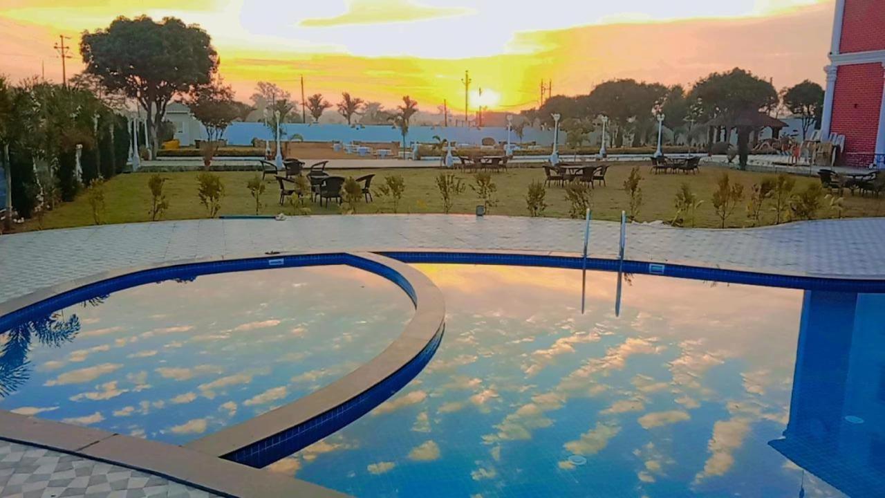 The Kamoda Resort Ambikāpur Kültér fotó