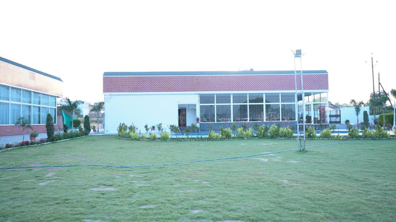 The Kamoda Resort Ambikāpur Kültér fotó