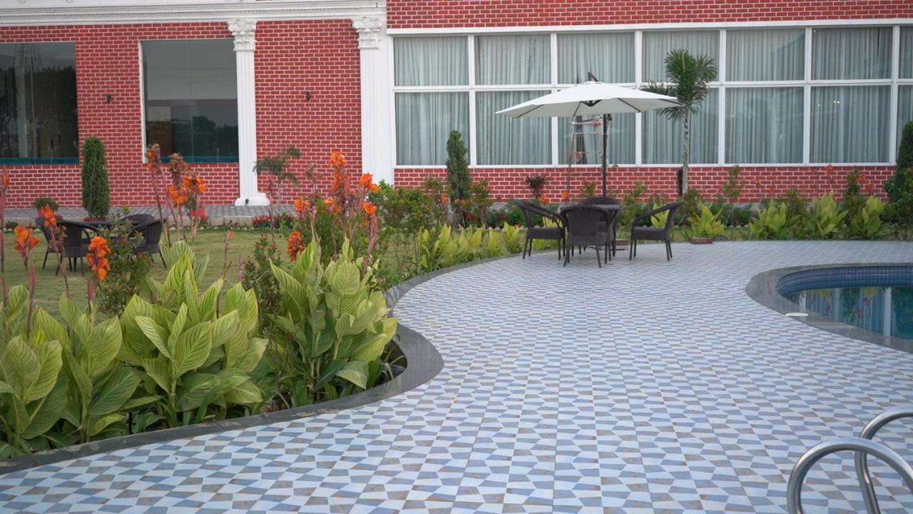 The Kamoda Resort Ambikāpur Kültér fotó